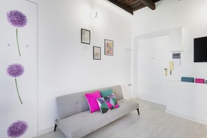 TV - Easylife - Fully remodeled apt in fashion district (Milano)
