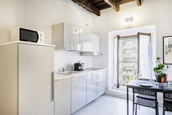 Fridge, microwave, stovetop, dishwasher - Easylife - Fully remodeled apt in fashion district (Milano)