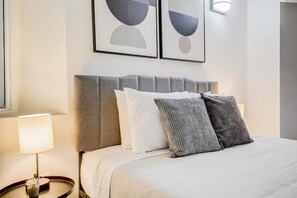 2 bedrooms, desk, iron/ironing board, WiFi - CozySuites - 2BR with Direct Skybridge Access #9 (Indianapolis)