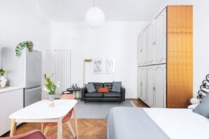 1 bedroom, WiFi, bed sheets