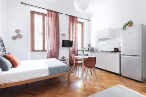 1 室のベッドルーム、WiFi、ベッドシーツ