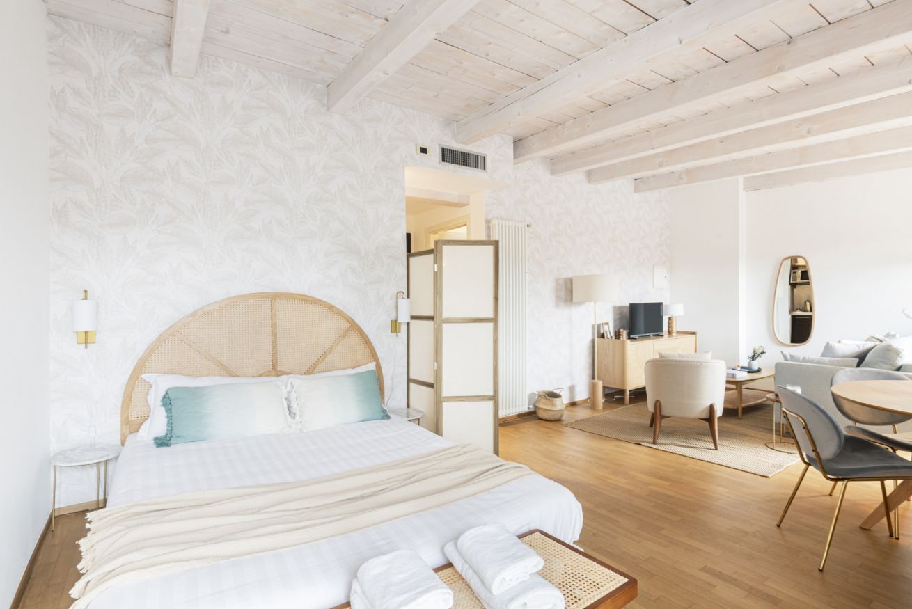 1 slaapkamer, een strijkplank/strijkijzer, wifi, beddengoed