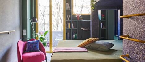 1 habitación, tabla de planchar con plancha, wifi y ropa de cama