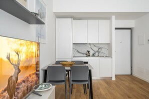 Dining - Easylife - Modern haven few steps from Duomo (Milano)