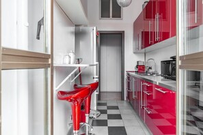 Fridge, microwave, oven, stovetop - Easylife - Cozy flat with balcony (Milano)