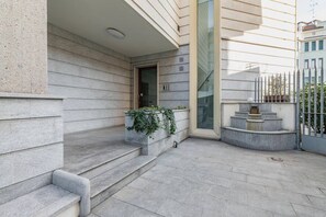 Exterior detail - Easylife - Cozy one-bedroom apartment in City Life area (Milano)
