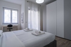 1 bedroom, desk, iron/ironing board, WiFi