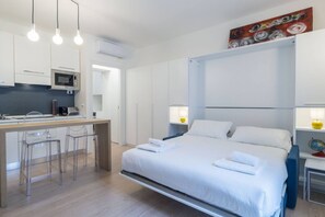 Iron/ironing board, WiFi, bed sheets - Easylife - Modern and chic studio in Porta Venezia (Milano)