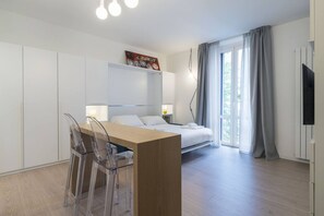 Iron/ironing board, WiFi, bed sheets - Easylife - Modern and chic studio in Porta Venezia (Milano)