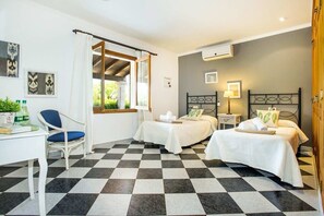 4 Schlafzimmer, Bügeleisen/Bügelbrett, WLAN, Bettwäsche