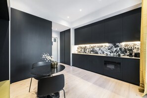 Dining - Easylife - Cozy studio apartment in Corso Magenta (Milano)