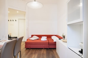 TV - Easylife - Style & comfort gem in Bocconi area (Milano)