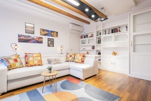 Living area - Easylife - Superb and refined apartment in the Navigli area (Milano)