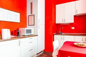 雪櫃、微波爐、爐具、咖啡機/沖茶器