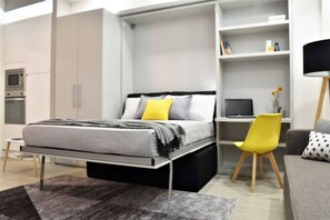 1 bedroom, iron/ironing board, WiFi, bed sheets - Easylife - Comfortable and Relaxing Studio in Solari District. (Milano)