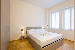 2 makuuhuonetta, silitysrauta/-lauta, Wi-Fi, vuodevaatteet