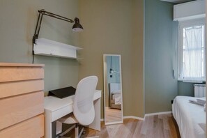 2 bedrooms, iron/ironing board, WiFi, bed sheets