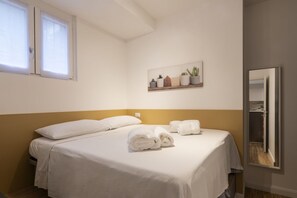 1 habitación, tabla de planchar con plancha, wifi y ropa de cama 
