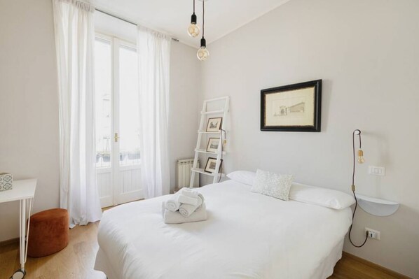 2 bedrooms, iron/ironing board, WiFi, bed sheets - Easylife - Beautiful apartment with panoramic balcony in the lively Navigli (Milano)