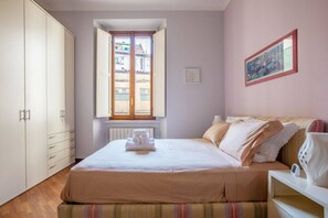 2 bedrooms, WiFi, bed sheets