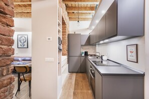 Refrigerador, horno, parrilla de estufa y lavavajillas 