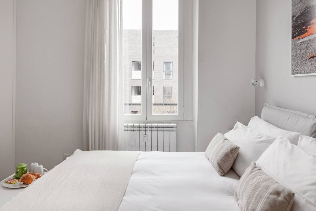 2 bedrooms, internet, bed sheets