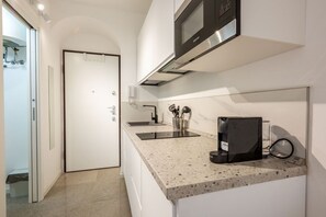 Kühlschrank, Mikrowelle, Geschirrspüler