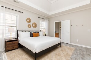 3 bedrooms, desk, iron/ironing board, travel crib