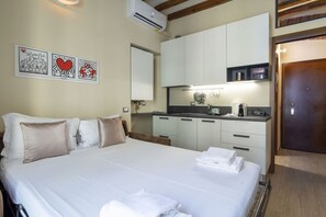 1 bedroom, iron/ironing board, WiFi, bed sheets