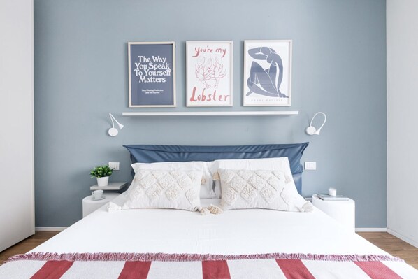 Iron/ironing board, WiFi, bed sheets