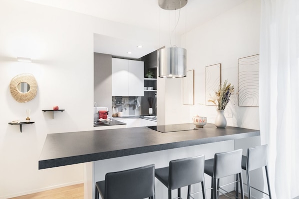 Fridge, microwave, oven, stovetop