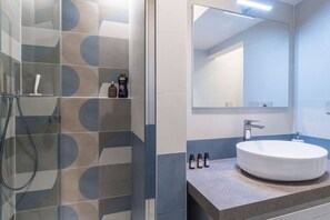 Shower, hair dryer, bidet, towels - Easylife - Style and comfort in Porta Venezia (Milano)