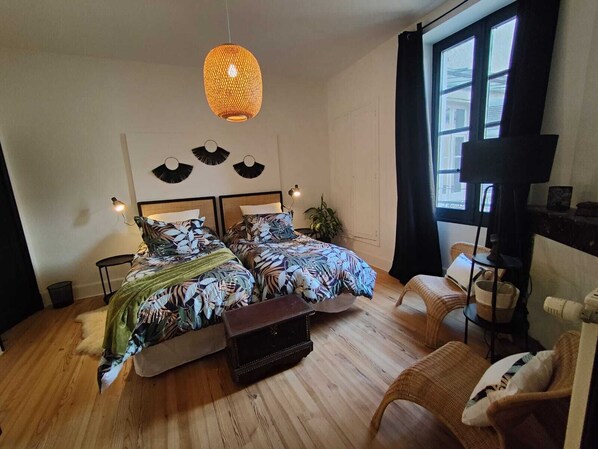 2 bedrooms, iron/ironing board, travel cot, free WiFi