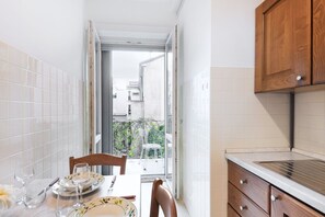 Refrigerador, horno, parrilla de estufa y lavavajillas 