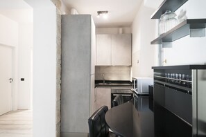 Kühlschrank, Ofen, Herdplatte, Geschirrspüler