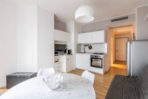Interior - Easylife - Sophisticated studio with balcony in the heart of Porta Venezia (Milano)