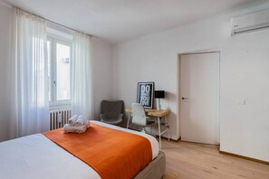 1 quarto, ferros/tábuas de passar roupa, Wi-Fi, roupa de cama