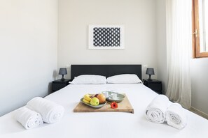 4 chambres, fer et planche à repasser, Wi-Fi, draps fournis