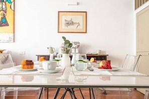 Dining - Easylife - Romantic flat on Navigli river (Milano)