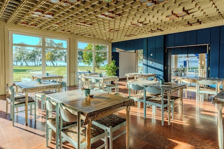 Daily buffet breakfast for a fee. Plage Hotel Siófok