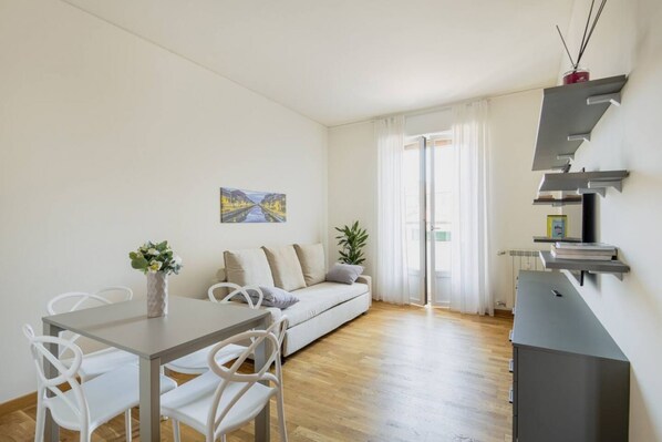 Interior - Easylife - Bright flat in the heart of the Navigli (Milano)