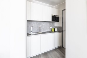 冷蔵庫、電子レンジ、コンロ、食器洗い機