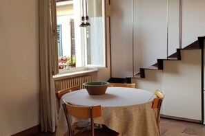 Dining - Easylife - Enchanting duplex on the rooftops in the heart of the Navigli (Milano)