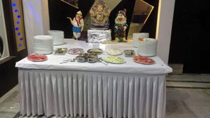 每日供應歐陸早餐 (每人 INR250)