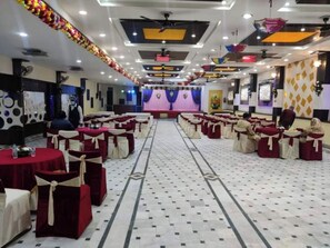 Banquet hall - Hotel Redbury (Ghaziabad)
