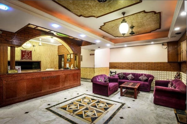 Hotel Redbury - Ghaziabad