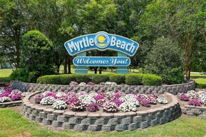Property grounds - Newly Updated, Beachside  Spectacular at Bay Watch (North Myrtle Beach)