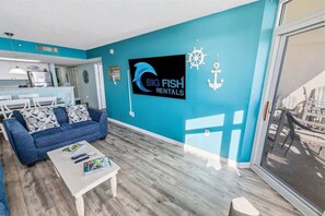 TV - Baywatch Updated - Direct Ocean Front View, Pools (North Myrtle Beach)