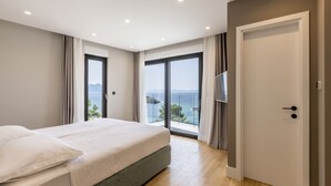 Unclassified image, 4 of 38, button - Villa Luce by Villas Guide (Pijavicino)