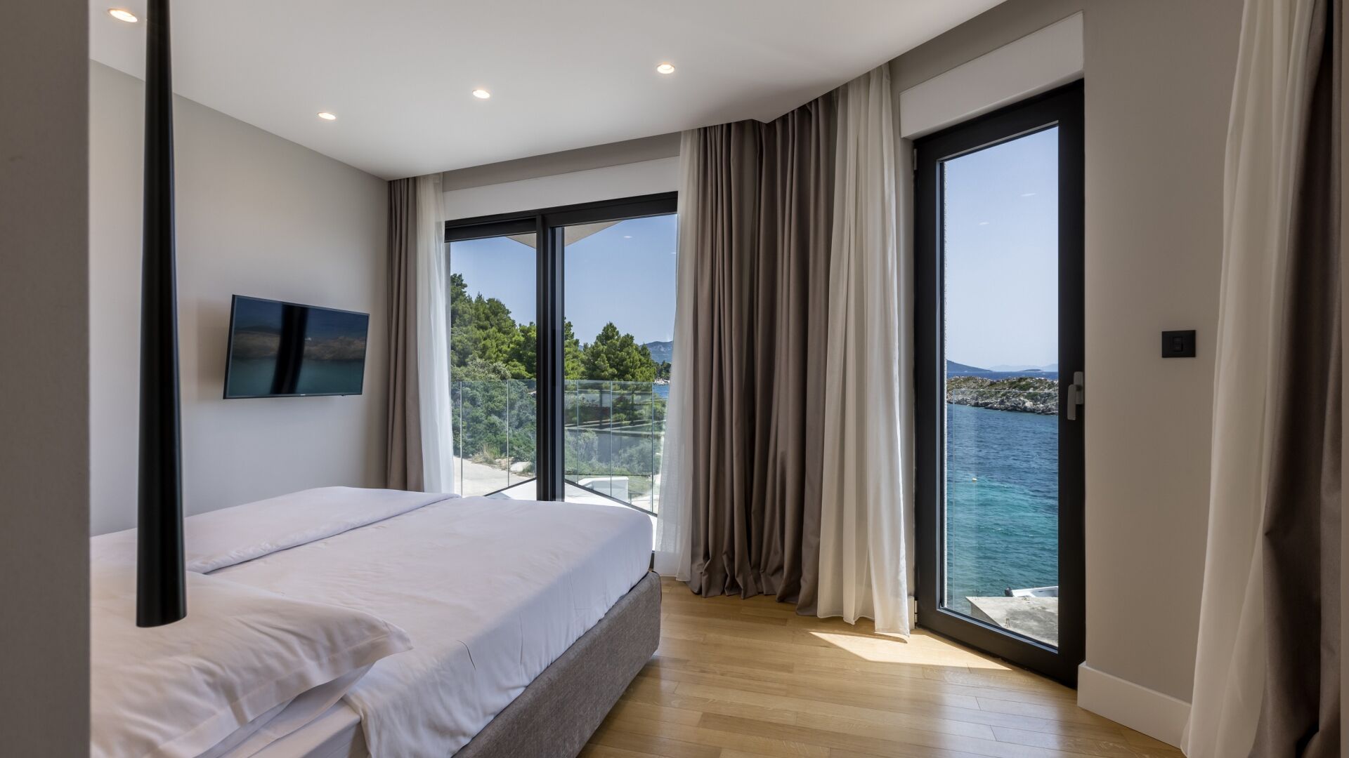 3 habitaciones, tabla de planchar con plancha y wifi gratis 